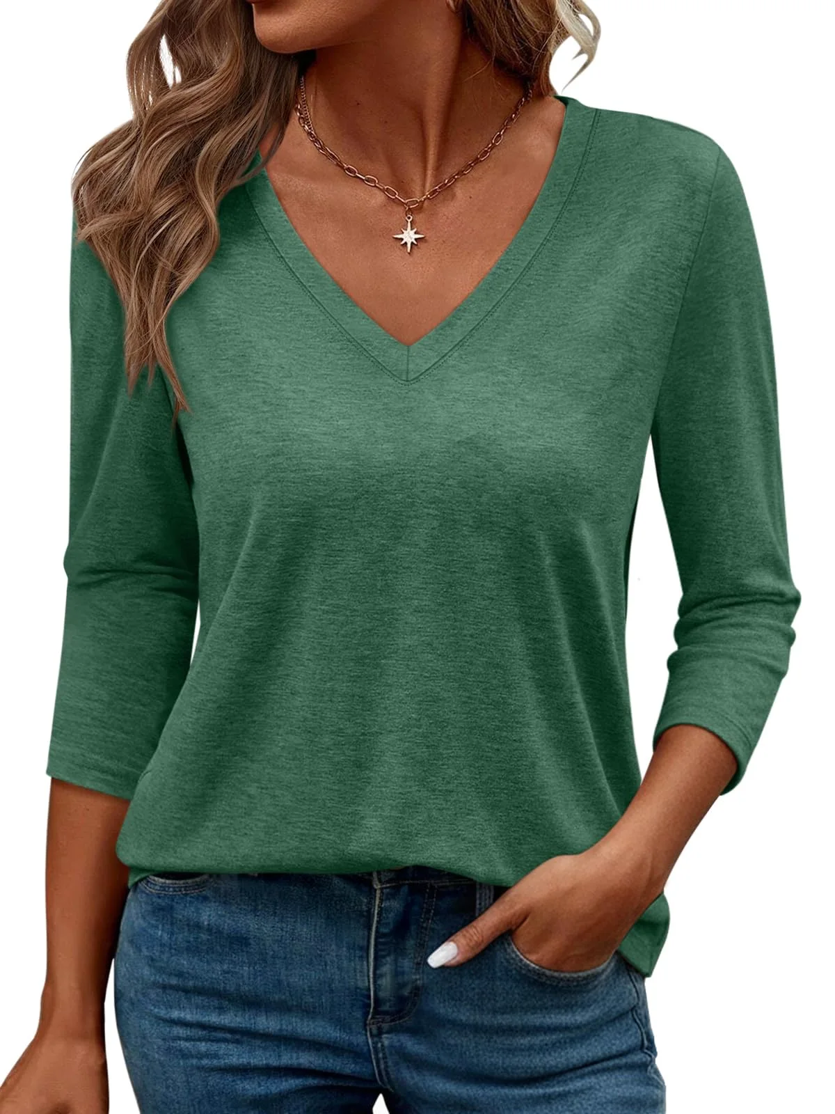 TICTICMIMI Relaxed V-neck 3/4 sleeve top in Green